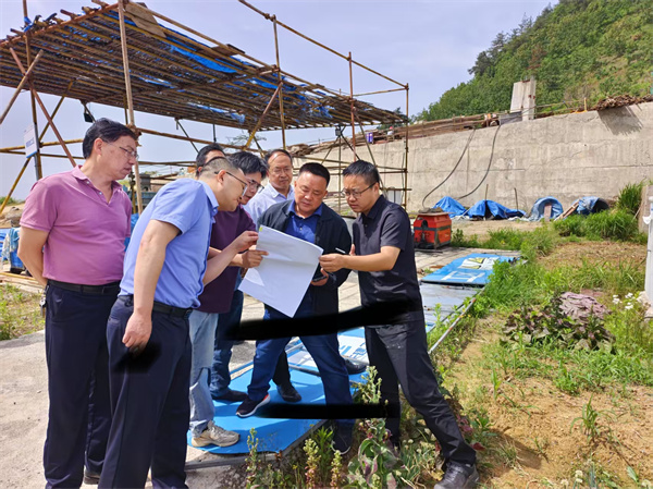 5月7日，洪董，余總陪同王小東副縣長一行調研湖田山景區項目.jpg